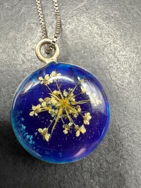 Vtg Dried Pressed Real Flower Coin Pendant Necklace Resin Sterling Silver 925